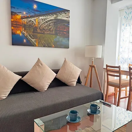 Triana Luxury Numancia דירה